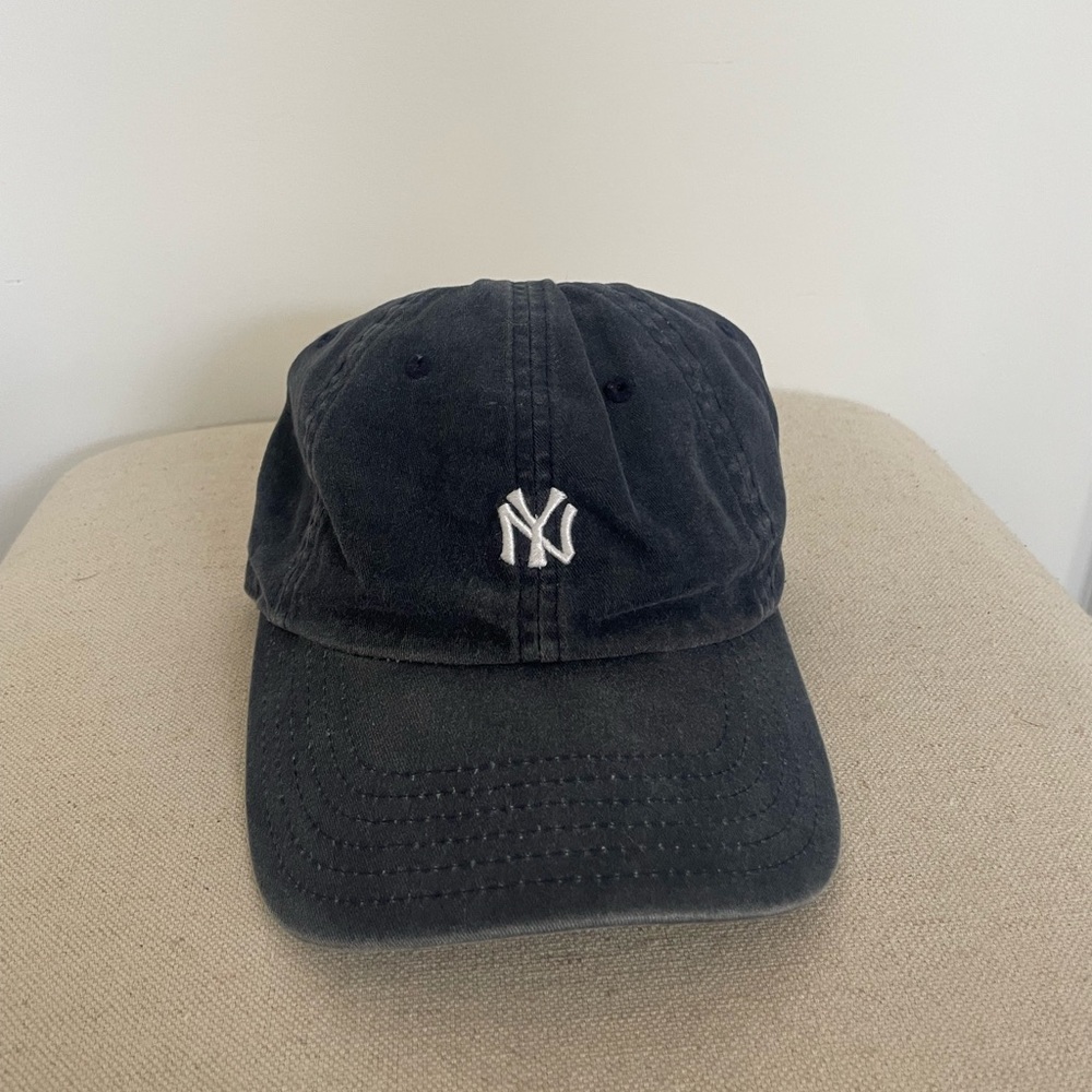 Navy blue Yankees hat